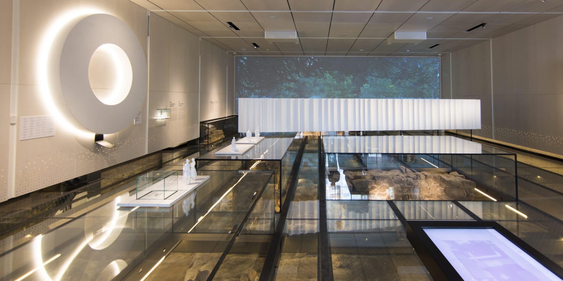 Planchers de verre | Musée Pointe-à-Callière | Pavillon du fort de Ville-Marie